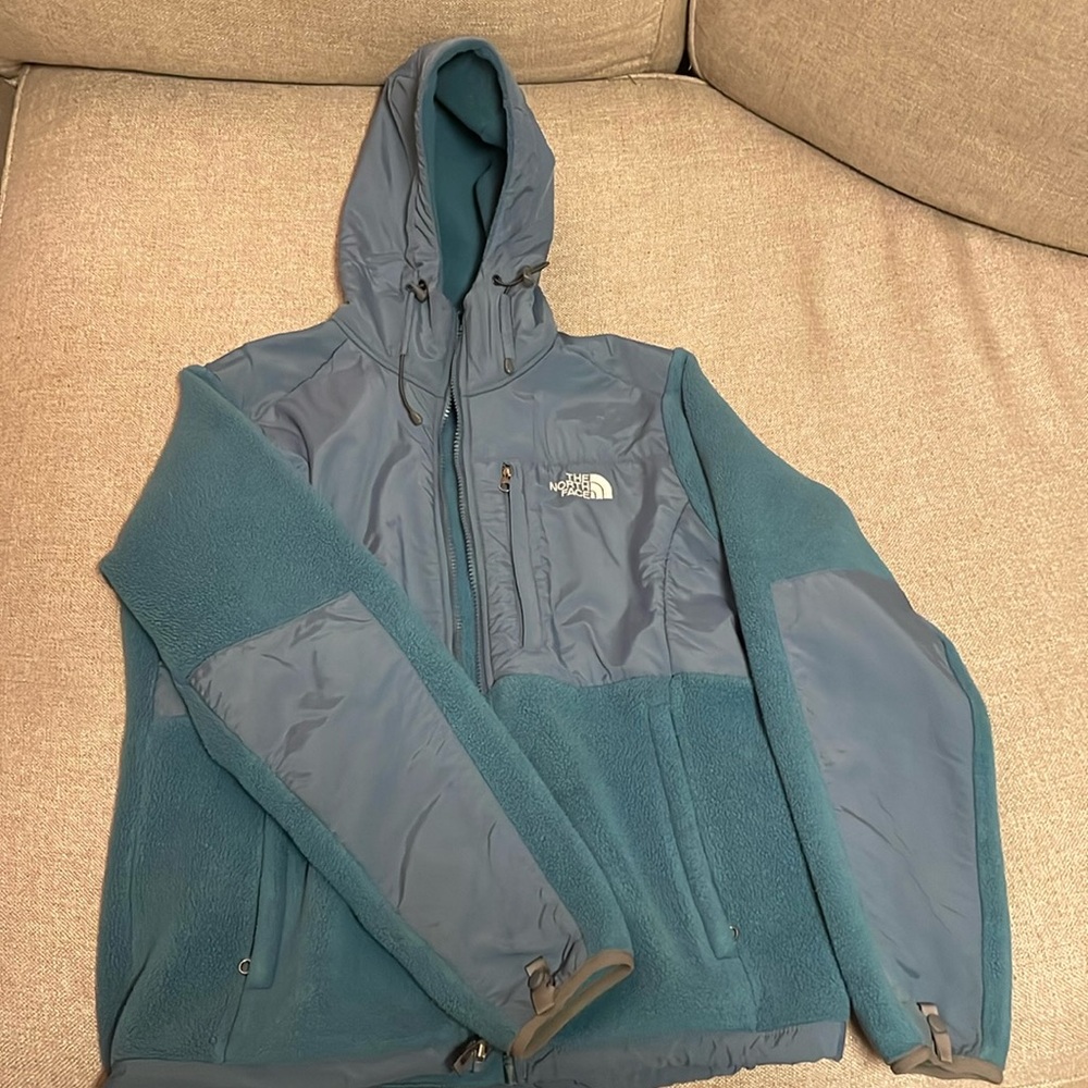 North Face Denali hoodie jacket women’s medium